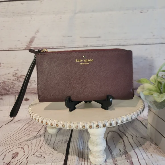 NWOT Kate Spade Schuyler Burgundy Large Continental Wallet Wristlet - Picture 1 of 12